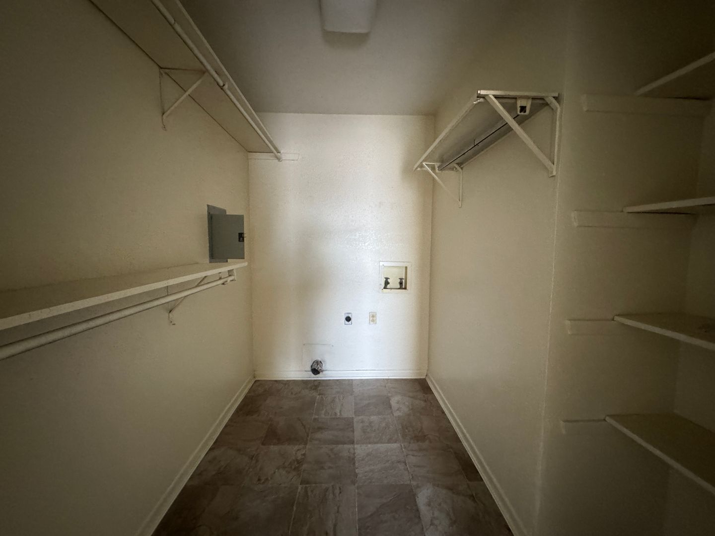 Building Photo - 4306 Lake Rd