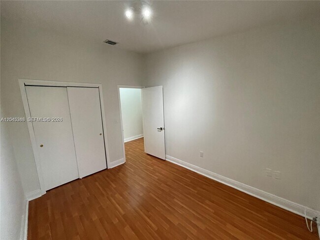 Building Photo - 3756 NE 166th St