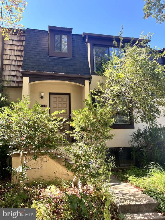 Building Photo - 10704 Muirfield Dr