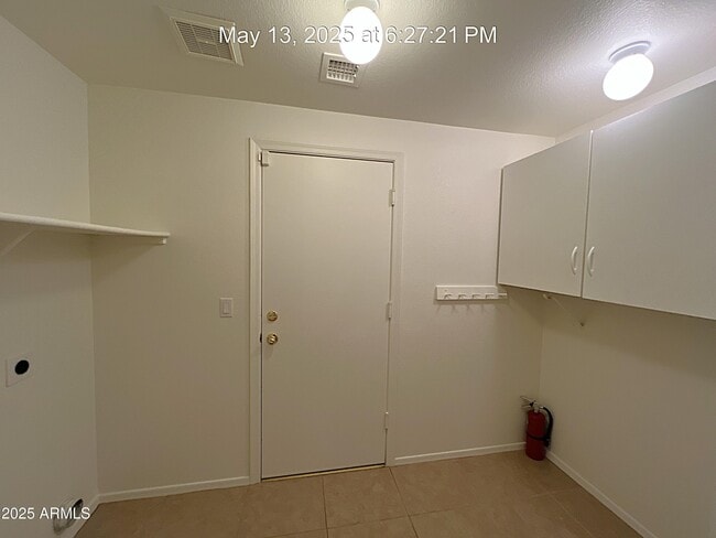Building Photo - 7162 W Mohawk Ln