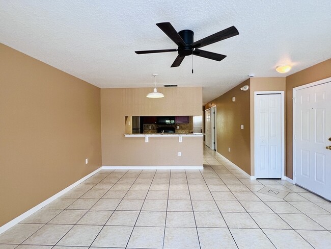 Building Photo - Completely Renovated 3 Bed 2 Bath Condo