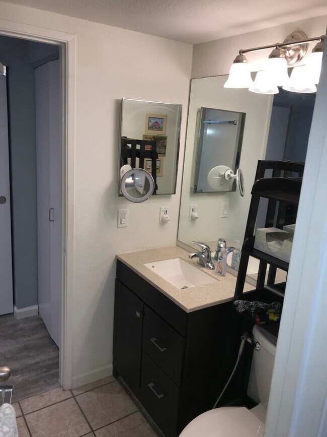 Building Photo - Nicely Furnished, tastefully remodeled, downstairs Kihei Villages with 2 designated parking spaces