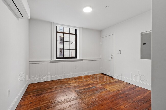 Building Photo - 205 Summer St