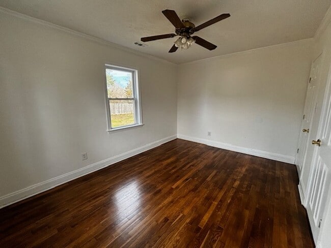 Building Photo - Maple Hall