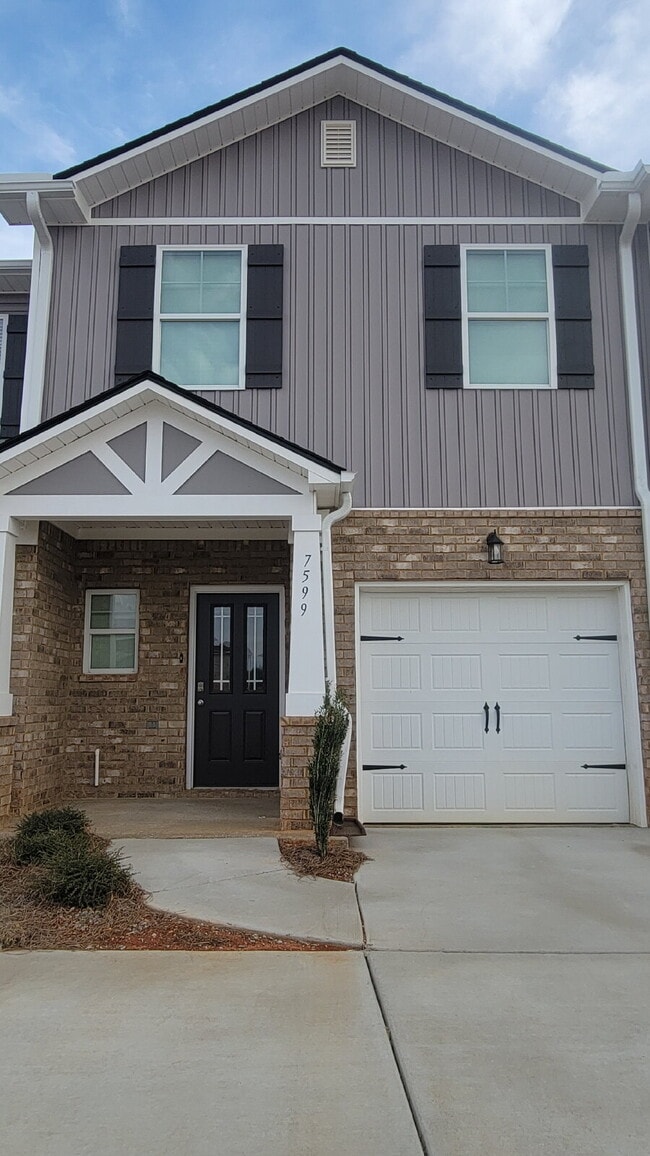 Building Photo - Section 8 Welcome!! "Chic Comfort Awaits: 3-Bedroom Haven with Granite Elegance in Huntsville"