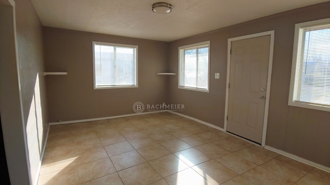 Building Photo - Enjoy living outside of town!