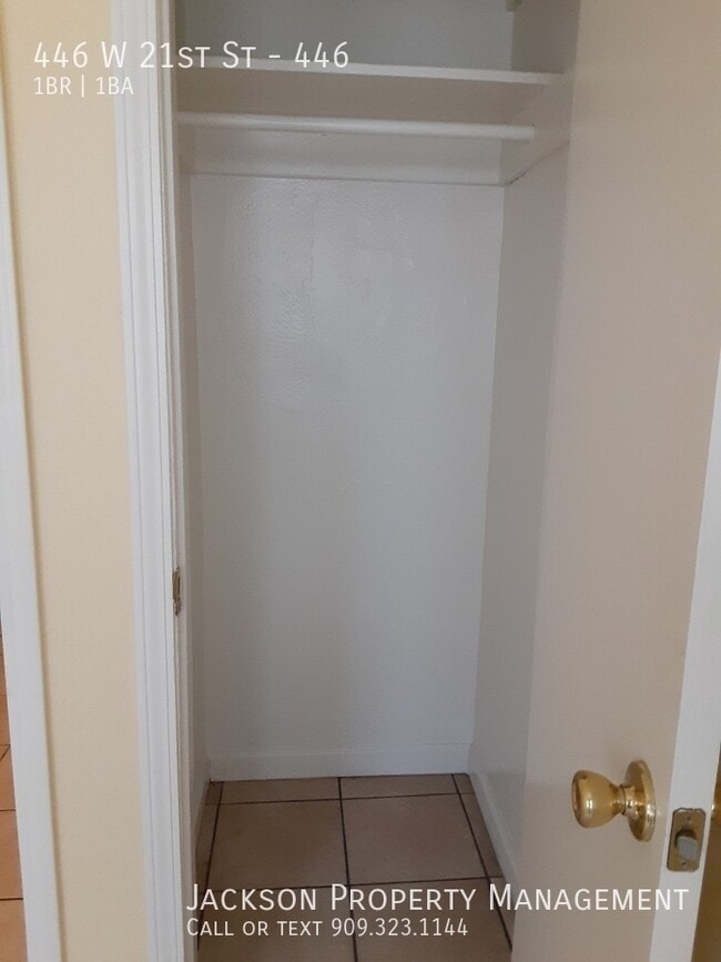 Building Photo - 446 W 21st St