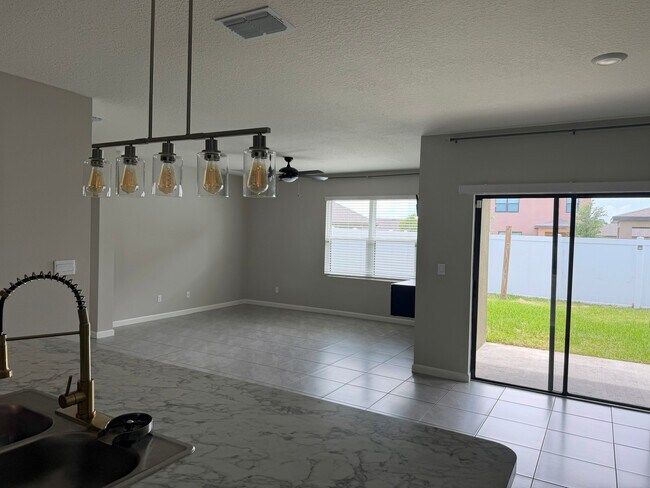 Building Photo - 5306 Entertainment Way