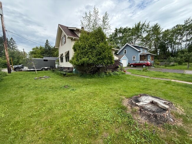 Building Photo - 123 N 42nd Ave E