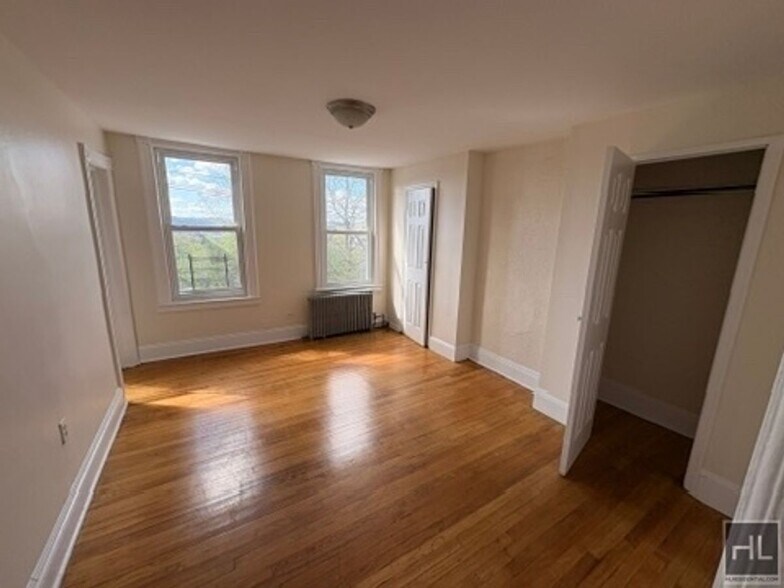 Building Photo - William St, YONKERS