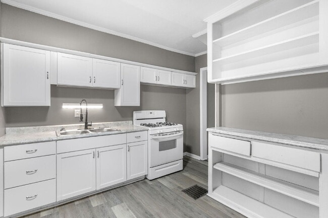 Building Photo - 1308 Kinyon St