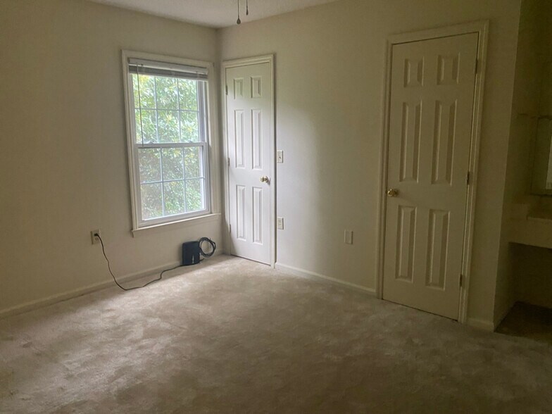 Building Photo - 232 Lanier Dr
