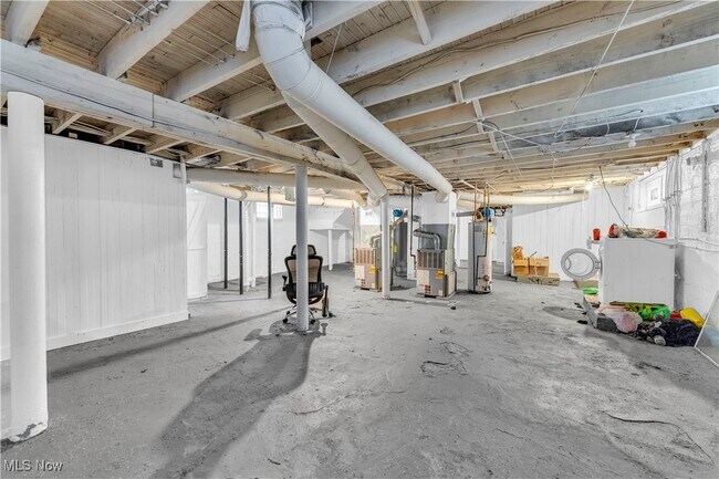 Building Photo - 1616 Eddington Rd