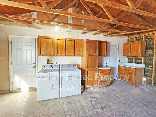 Building Photo - 1930 Kearney St