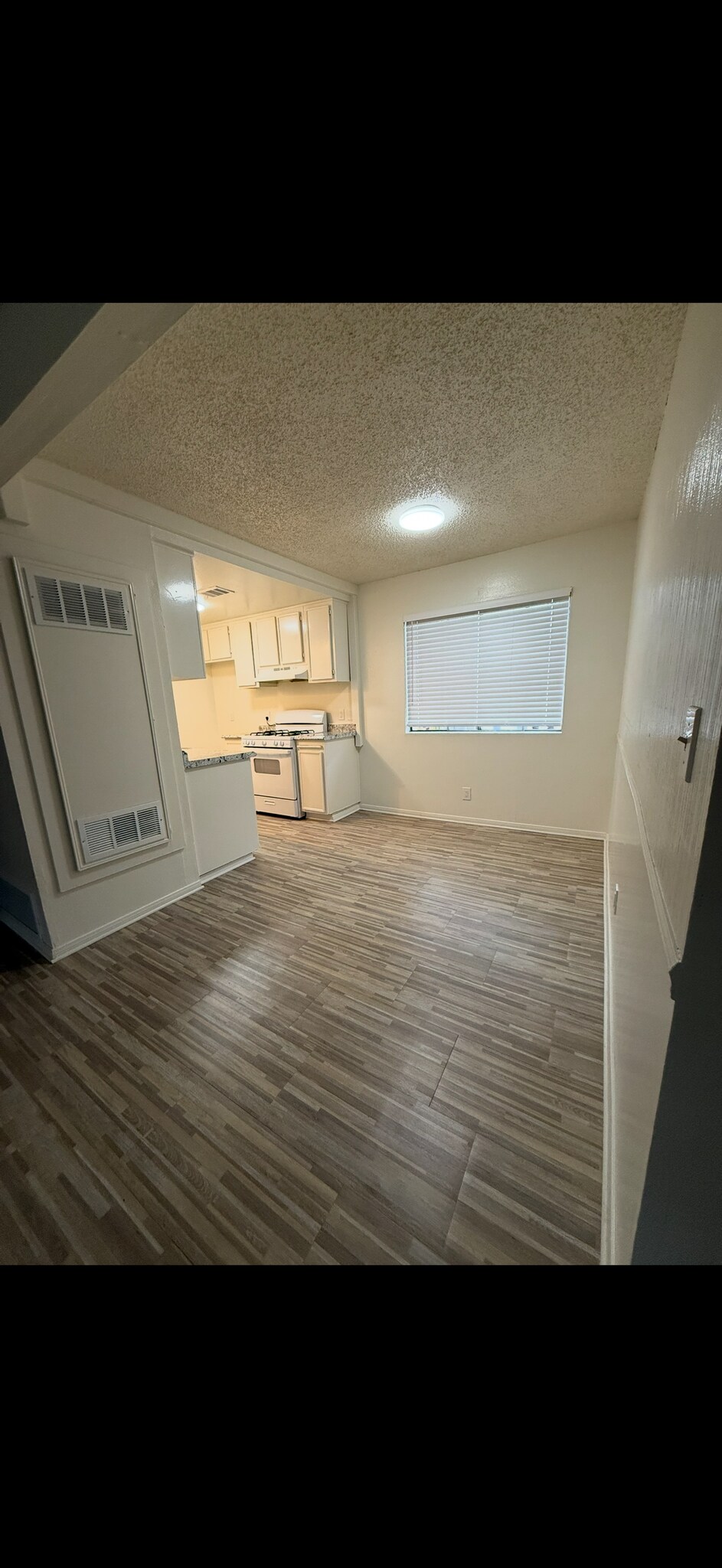 dining - 12835 10th St