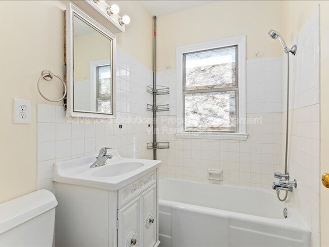 Building Photo - 1966 E Garfield Ave