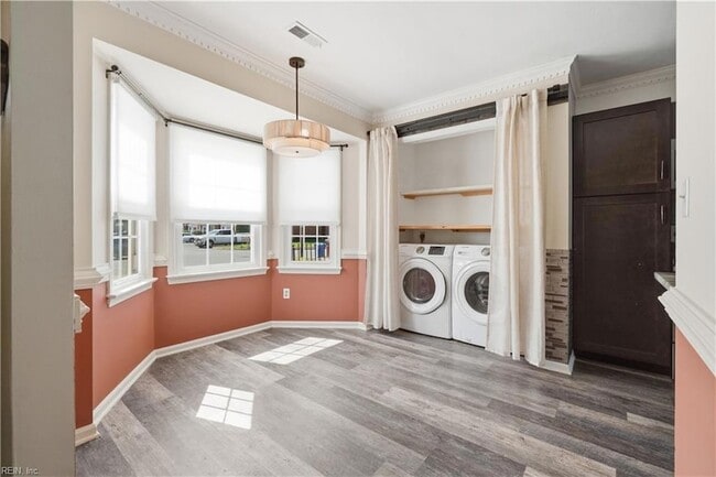 Building Photo - 1328 Mill Lake Quarter