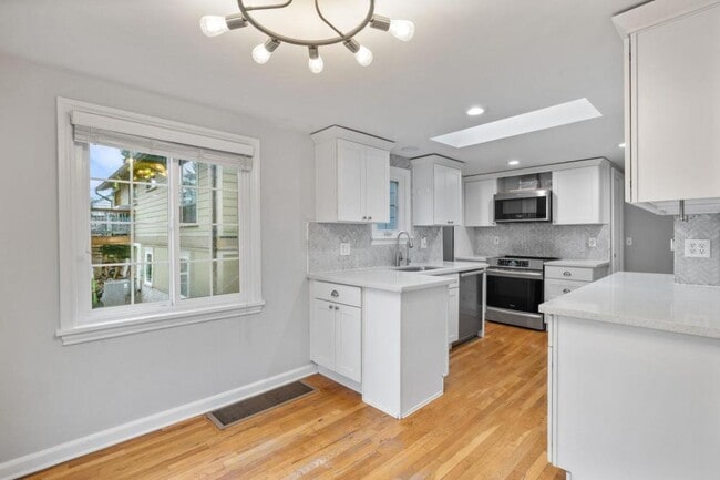 Building Photo - 1703 NE 91st St