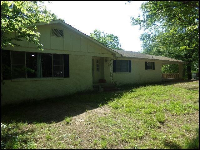 Building Photo - 701 N Buchanan St