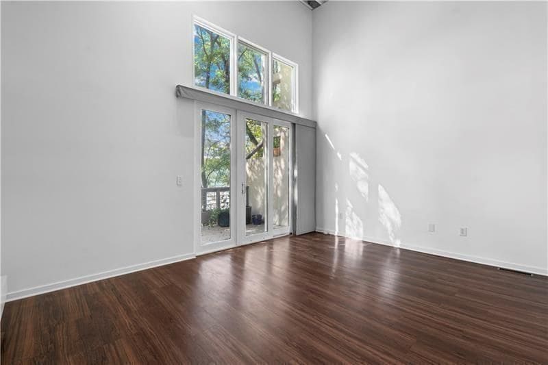 Building Photo - 5 Krog St NE