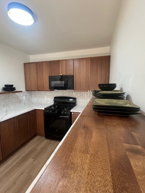 Kitchen - 1387 E 43rd St