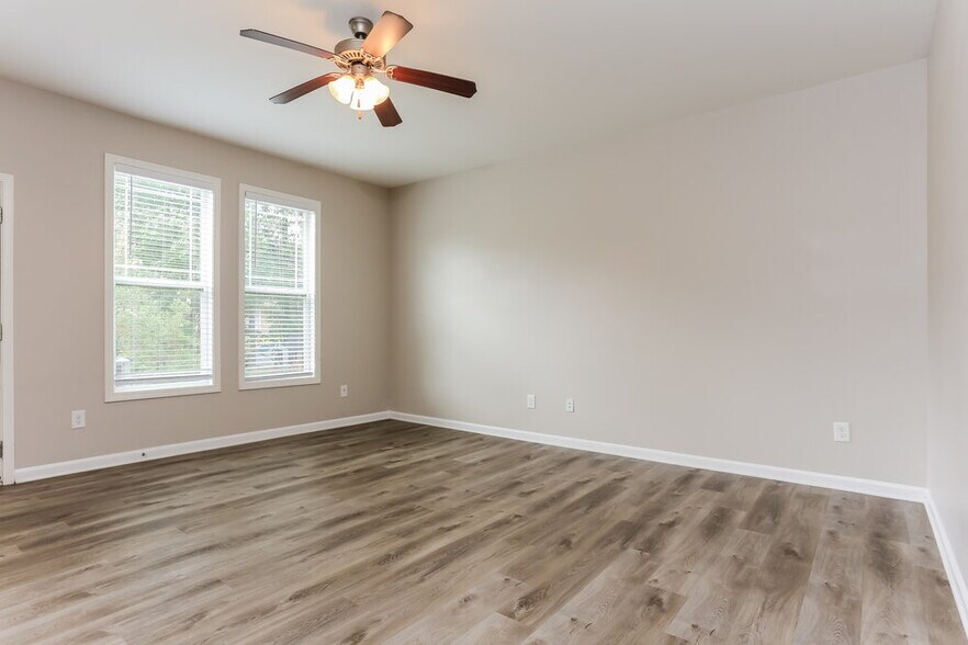 Building Photo - 1555 Persimmon Trace