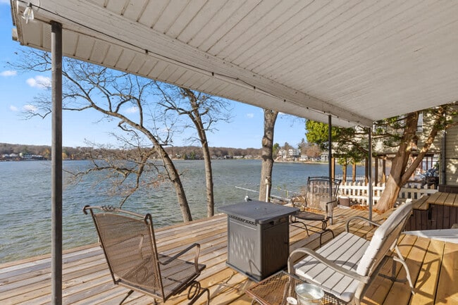 Building Photo - 8685 Je-NE-Be Dr NE