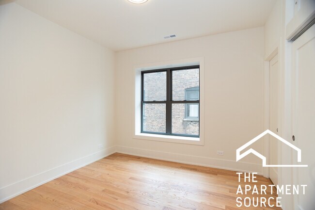 Building Photo - 652 W Gordon Terrace