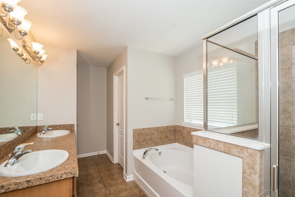 Building Photo - 303 Sanwick Dr