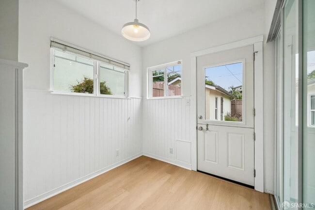 Building Photo - 420 Miramar Ave