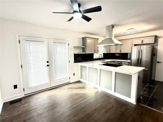 Building Photo - 5854 Magnolia Dr