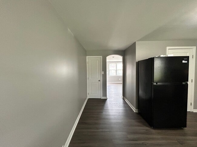 Building Photo - Baltimore - 3 Bedrooms, 1 Bathrooms Available!