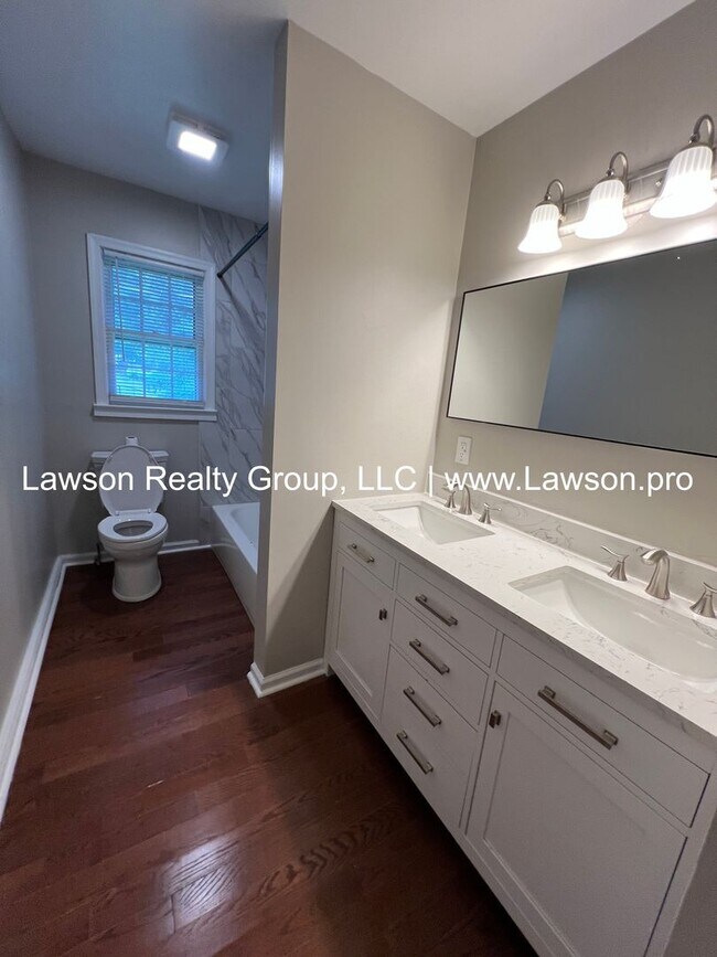 Building Photo - Five Bedroom, Updated Split Level in South...