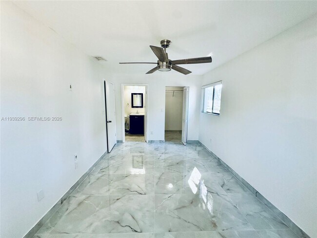 Building Photo - 9703 Hammocks Blvd