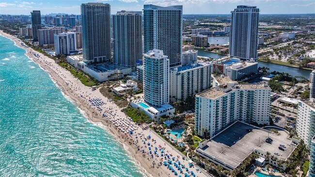 Building Photo - 3901 S Ocean Dr
