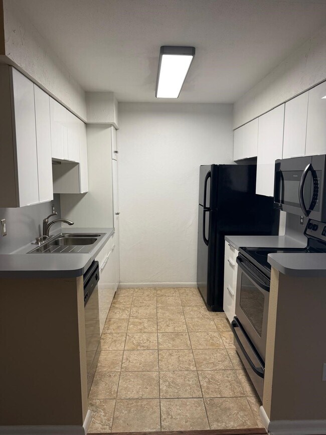 Building Photo - 2250 Bering Dr