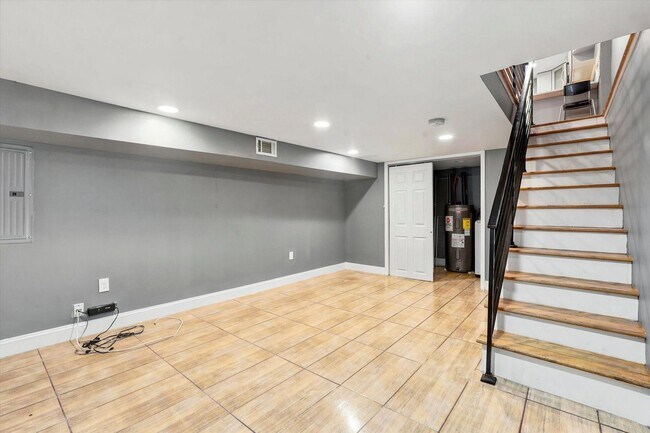 Building Photo - 2504 Manton St