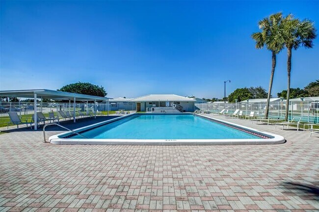 Building Photo - 321 NW 25th Ct