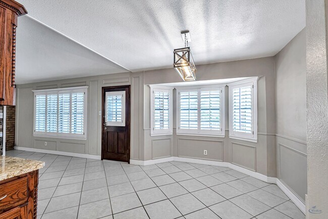 Building Photo - 1800 W 23rd St