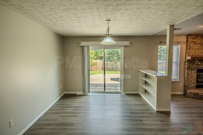 Building Photo - 5053 Saddle Dr