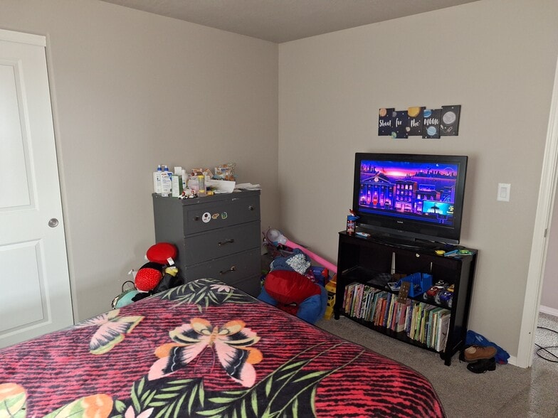 Bedroom 2 - 4140 Furlong Ave SE