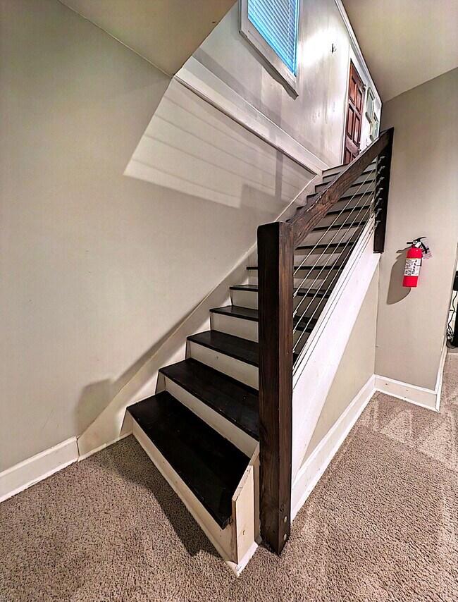 Building Photo - Stylish & Convenient Atlanta Room: All-Inclusive Living!