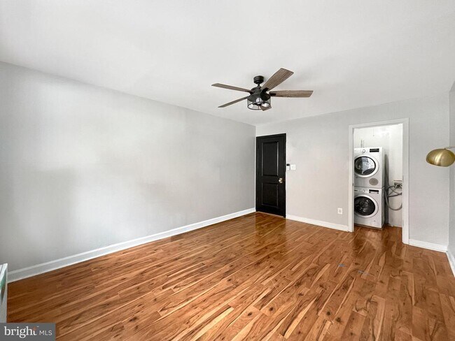 Building Photo - 2725 39th St NW