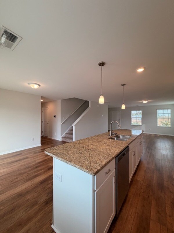 Building Photo - 501 Cricket Chirp Ln