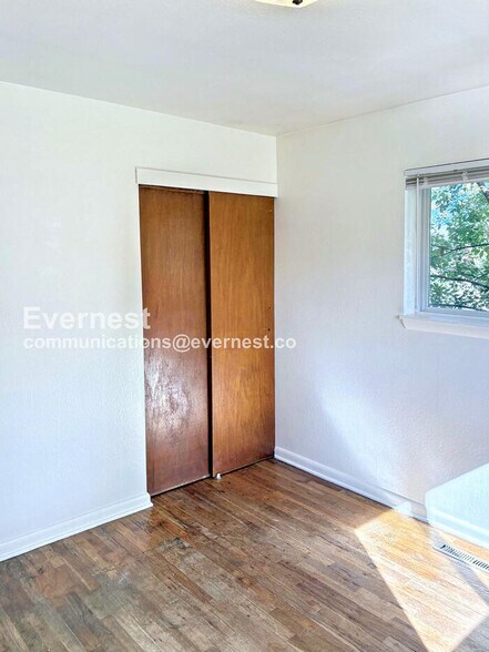 Building Photo - 1307 Castlerock Dr