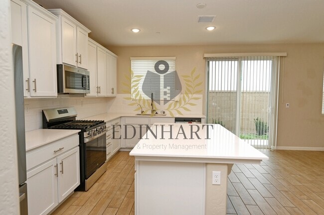 Building Photo - 231 Nabors Dr S