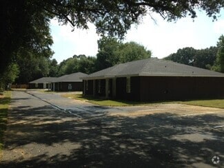 Building Photo - 8712 Chemstrand Rd