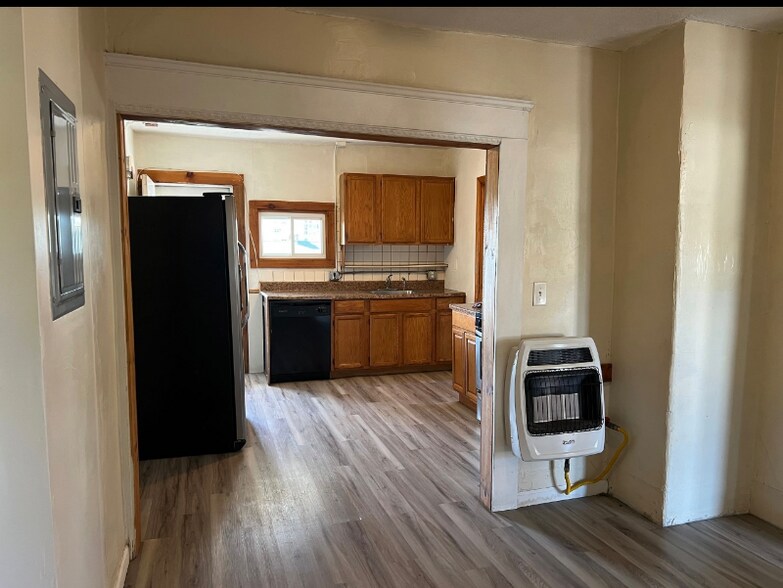 Building Photo - 60 Rathbun St