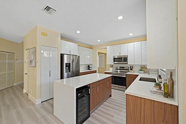 Building Photo - 4312 Laurel Ridge Cir