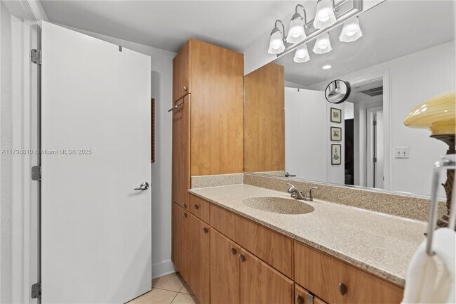 Building Photo - 401 69th St